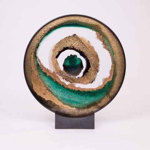 "Imperial Eye" feuilles de verre cadre et support en acier patiné de Yorgos Papadopoulos Vessel gallery