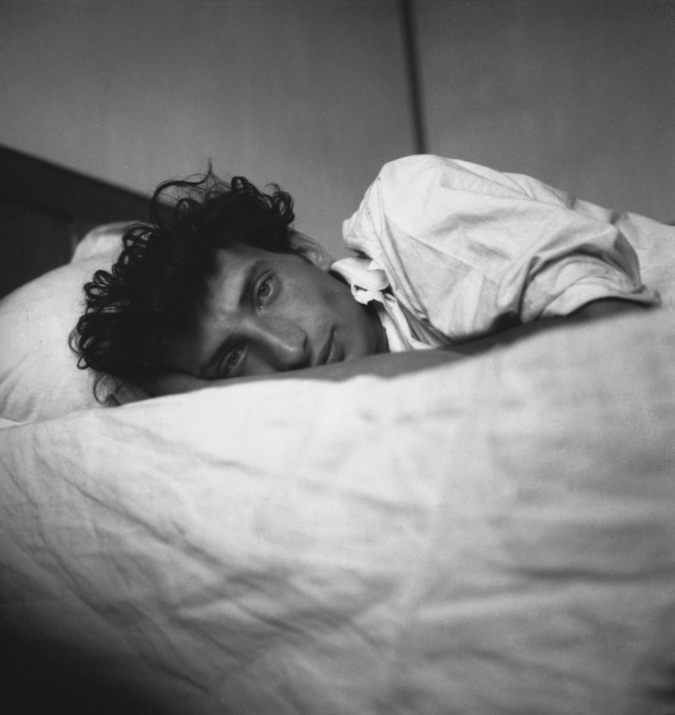 Autoportrait à 19 ans, Edouard Boubat (1942) photographe Baisé volé Galerie Agathe Gaillard