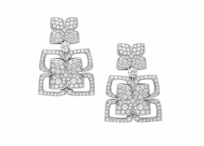 Boucles d'oreilles en or blanc et diamants, Collection" Jardins à l'italienne" Bulgari Haute Joaillerie