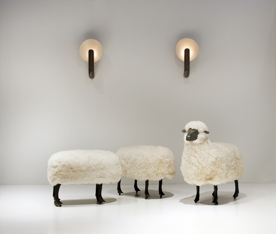 Claude et François -Xavier Lalanne Moutons de laine 1969 bronze, bois, laine Galerie Jousse
