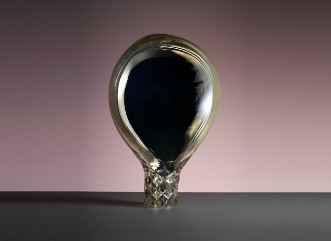  Pièce cristal Miroir design Simon Klenell,  Courtesy of Gallery FUMI, photo  Gustav Almestal 